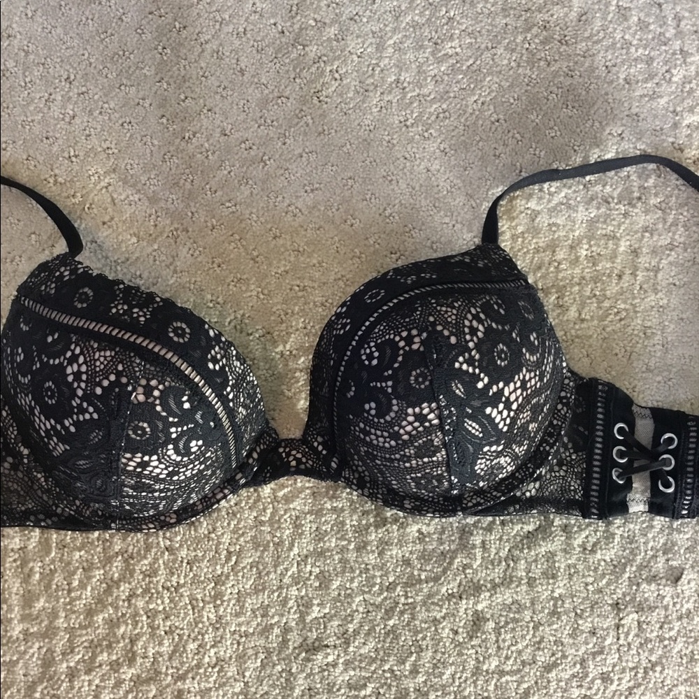 Victoria’s Secret Bombshell BraBlack Lace